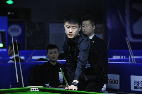 能够坚持自 能够坚持自